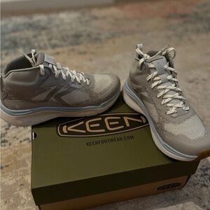 Keen Women's Gray Athletic Shoes